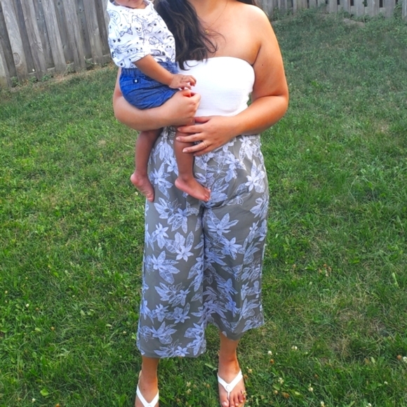 💙 EUC Floral Wide Leg Pants - Picture 4 of 7